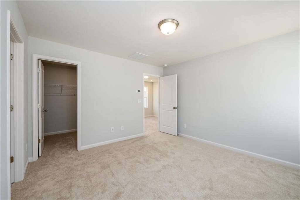 Building Photo - 849 York Aly