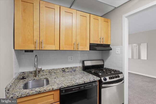 Building Photo - 1011 Arlington Blvd