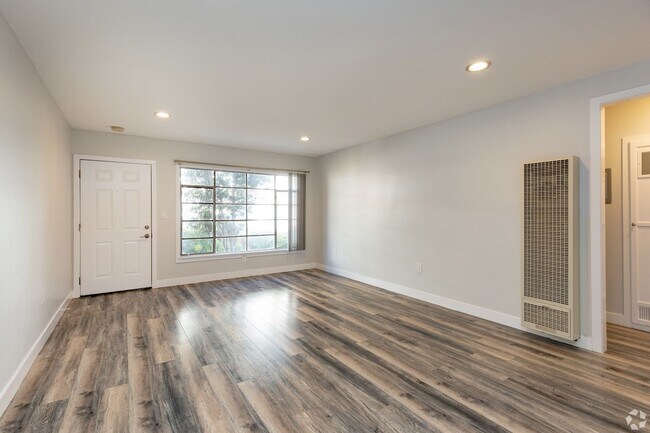 Interior Photo - 970 N. Serrano Ave.