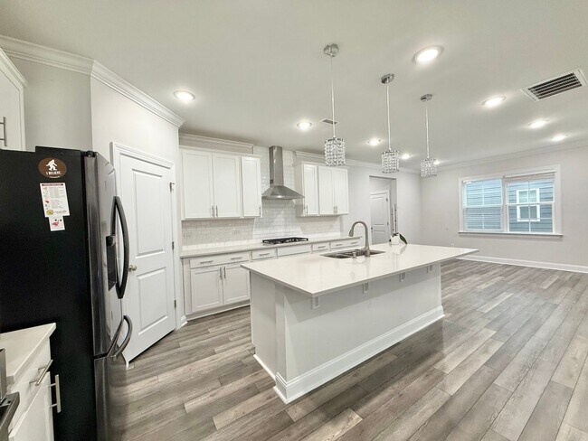 Building Photo - Incredible 4BD, 3BA Raleigh Home in the Desirable 5401 North Community with Premier HOA Amenities