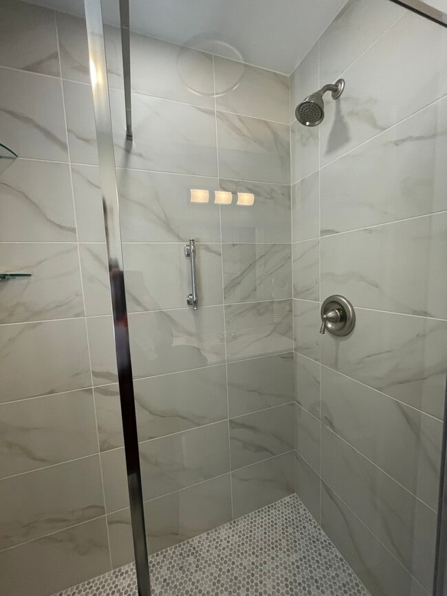 Building Photo - 7659 W Sunset Dr