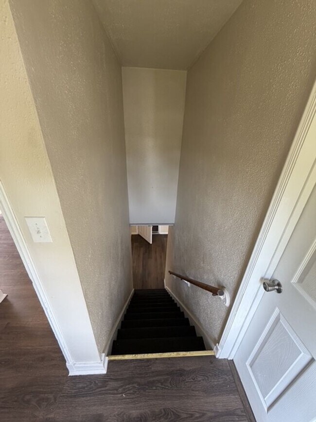 Building Photo - House in Peoria - 2 bedroom, 2 bathroom