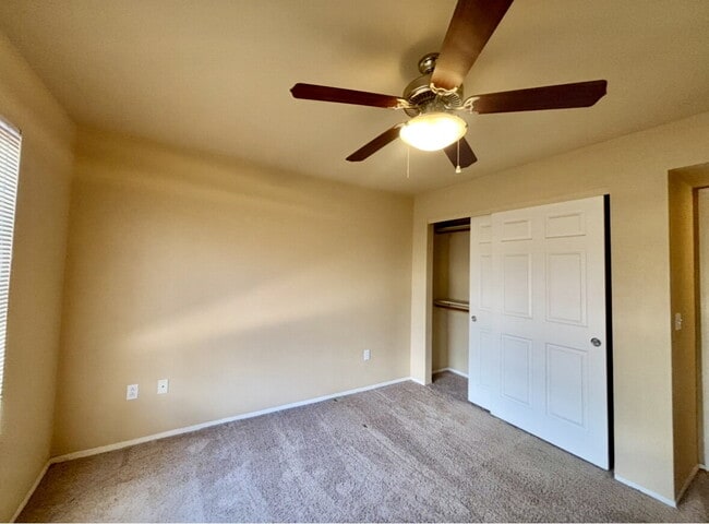 Building Photo - "Discover Modern Comfort: 2-Bed, 2-Bath in Tucsons Foothills “
