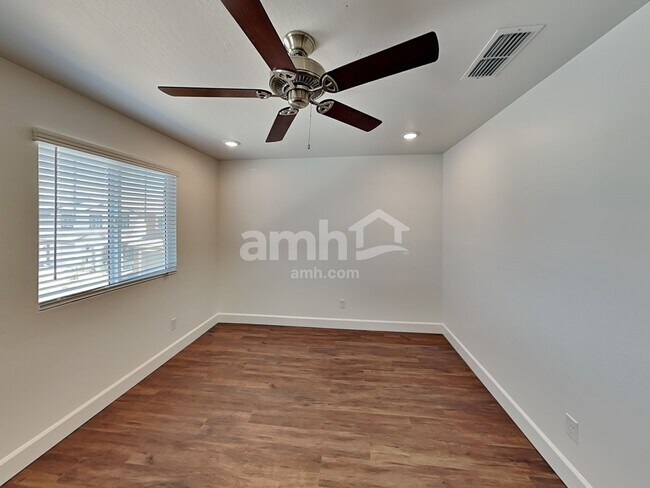 Building Photo - 17109 W Lawrence Ln