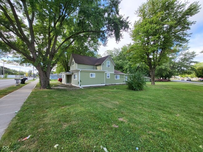 Building Photo - 1807 B St
