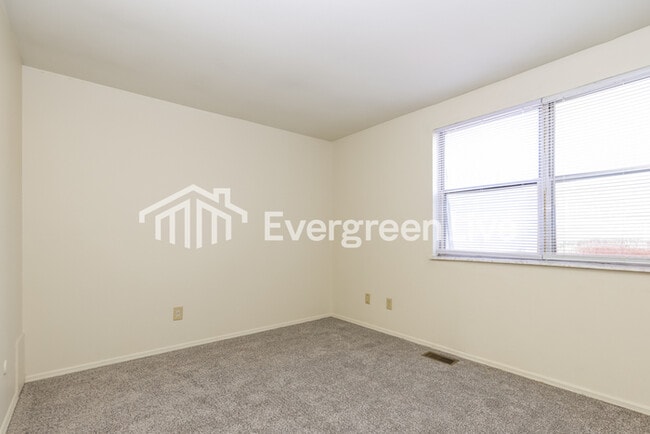 Building Photo - 7608 Mt Whitney