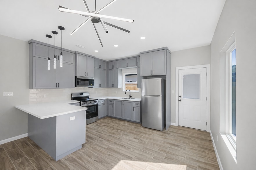 Building Photo - 2409 Indian Creek Ave