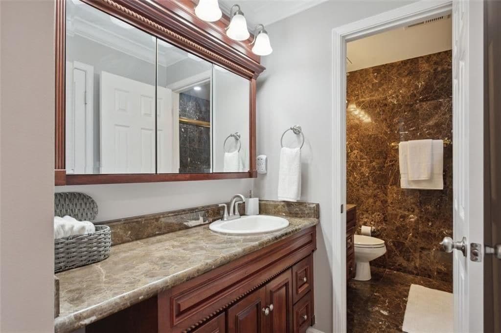 Building Photo - 23214 Plantation Dr NE