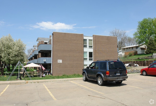 Lloyd Place Bellevue, NE Apartment Finder