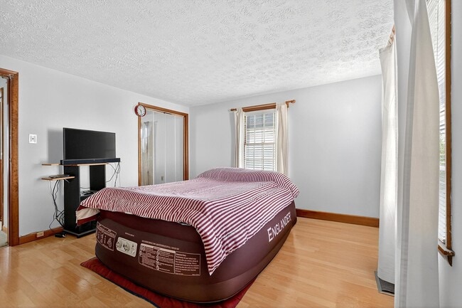 Building Photo - 87 Merseles St