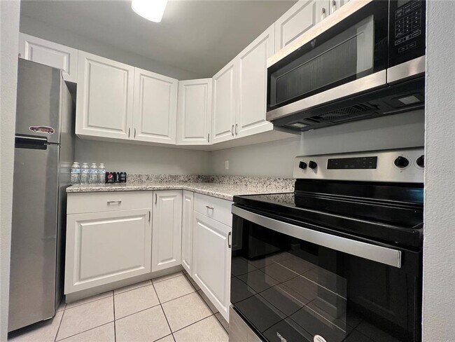 Building Photo - 100 Sweetgum Woods Ct