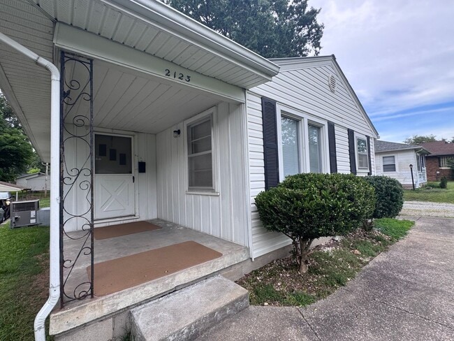 Building Photo - House in Paducah City Limits