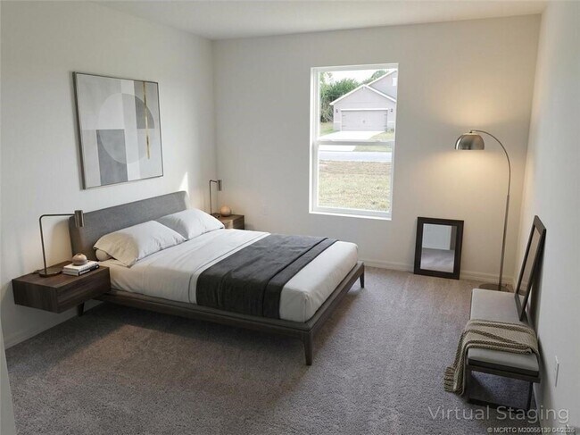 Building Photo - 611 SW McComb Ave