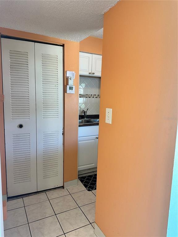 Building Photo - 4215 E Bay Dr