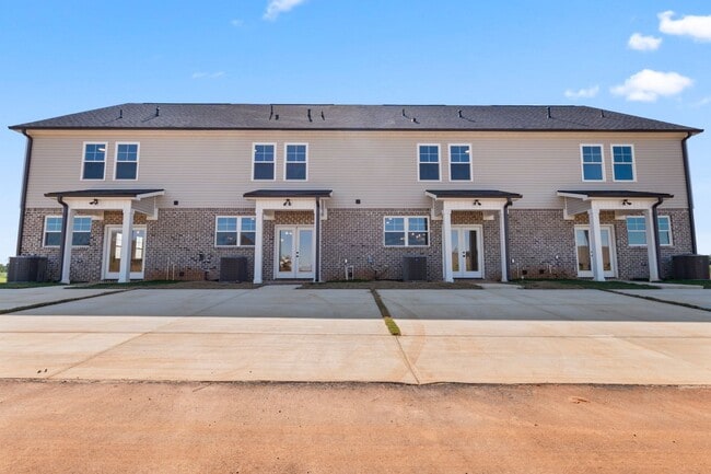 Building Photo - 245 Susan Lynn Dr