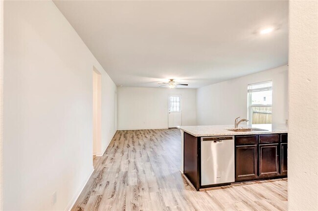Building Photo - 18744 Speculator Ln