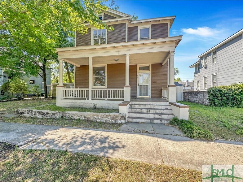 Primary Photo - 909 Harmon St