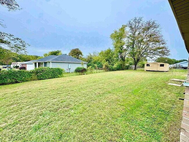 Building Photo - 1234 Whipporwill Cove