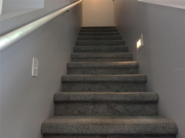 Building Photo - 824 Padua Ln