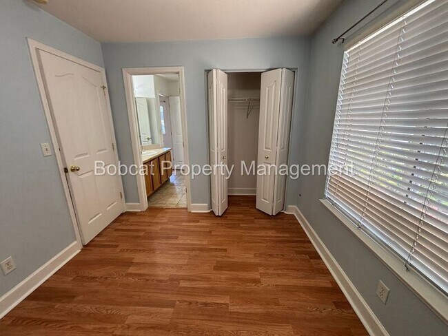 Building Photo - 1477 Ridge Point Dr
