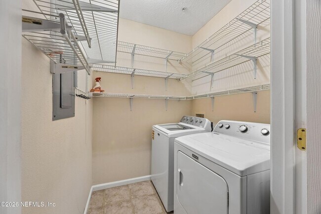 Building Photo - 785 Oakleaf Plantation Pkwy