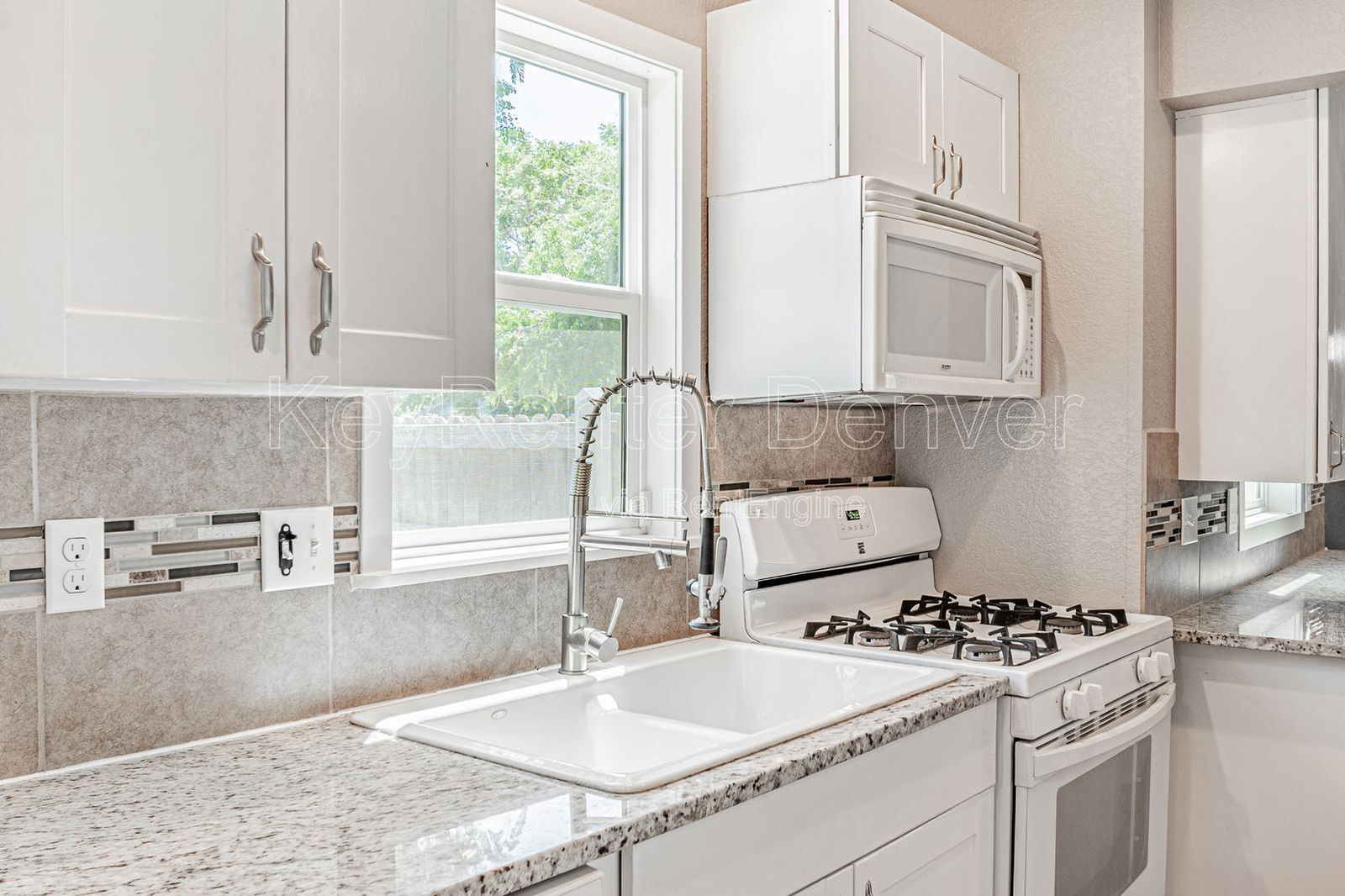 Building Photo - 6405 W Jefferson Pl