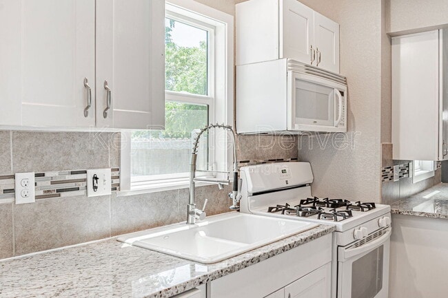 Building Photo - 6405 W Jefferson Pl