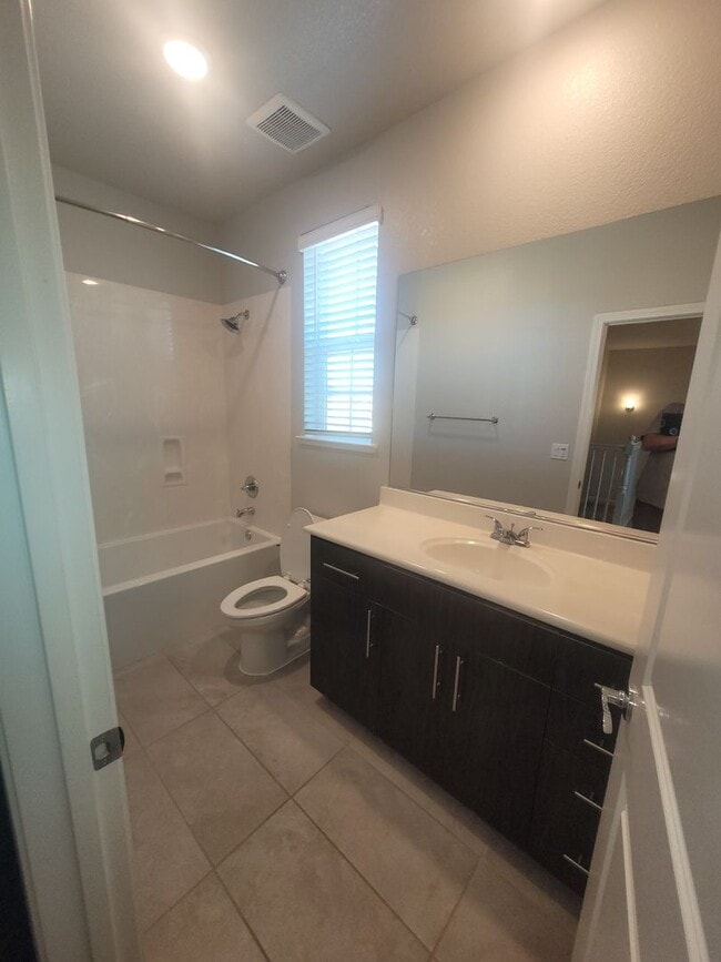 Building Photo - New home in Rancho Cordova in Veranda at S...