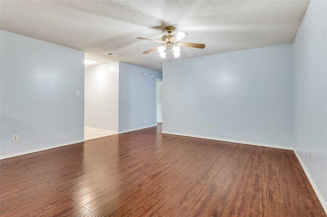 Building Photo - 528 Lester St