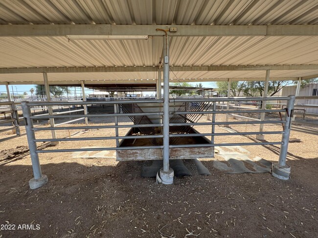 Building Photo - 16511 W Dale Ln