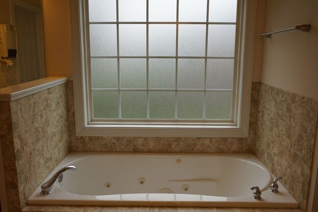 Building Photo - 3 Bedroom 2.5 Bathroom with a Bonus Room located in Creeks Edge Subdivision in Sneads Ferry!