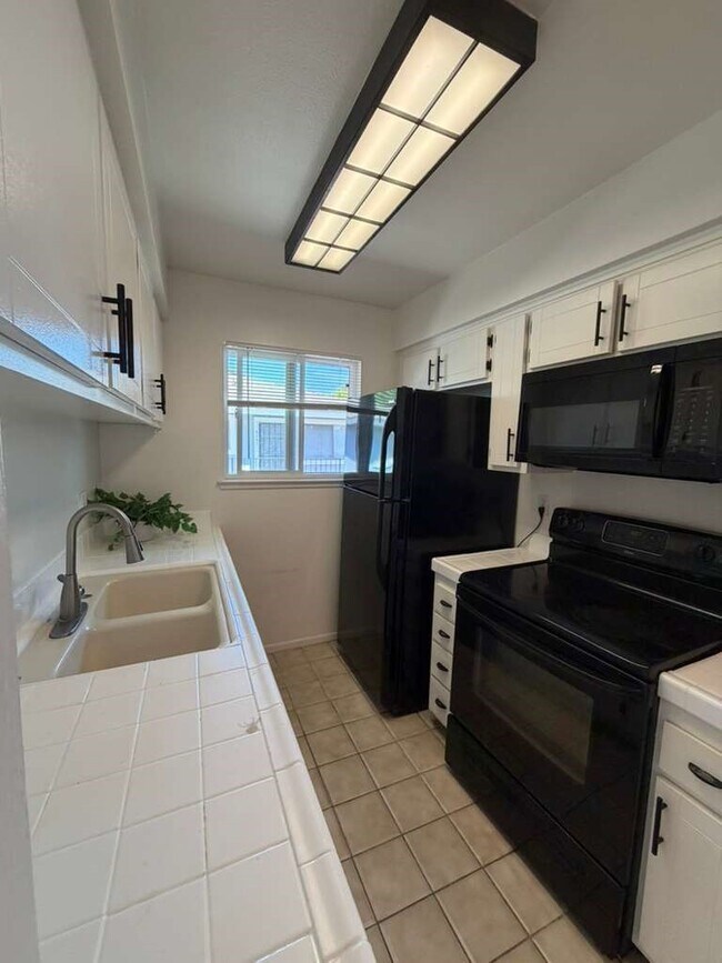 Building Photo - 4608 Via Vis