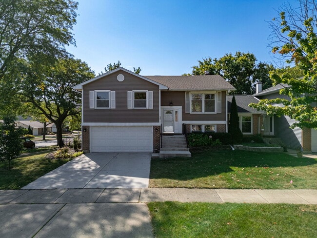 Building Photo - 147 Majestic Dr