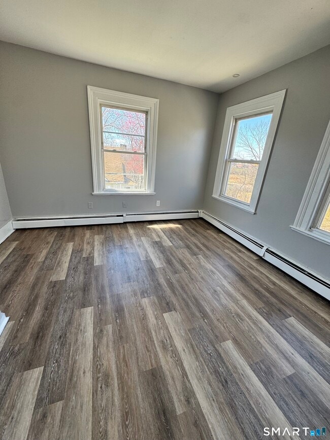 Building Photo - 107 Hamilton St