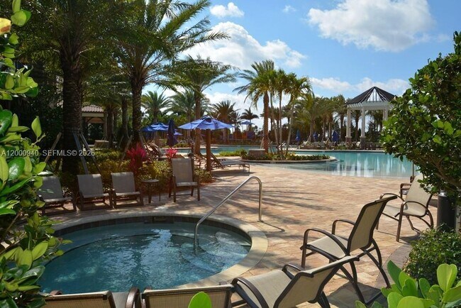 Building Photo - 8630 Lakeside Bnd