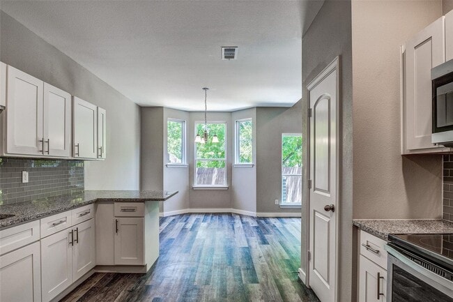 Building Photo - A Must See