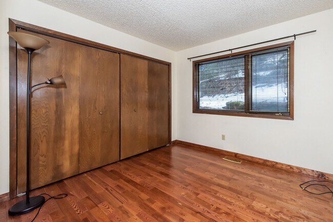 Building Photo - 1004 Potlatch Cir