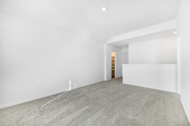 Building Photo - 3930 El Vaquero Ct