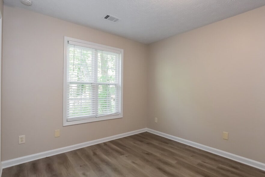 Building Photo - 2601 Branson Pl SW