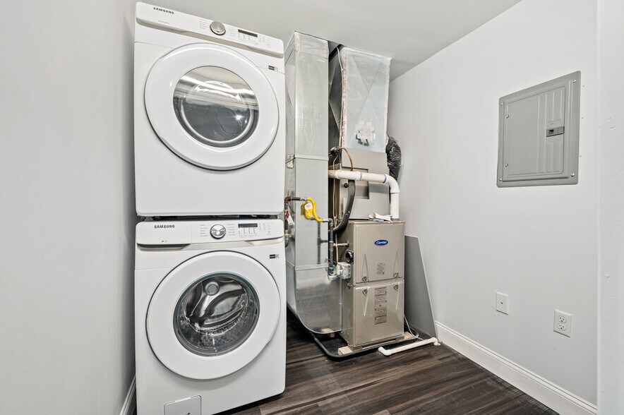 Building Photo - 316 Laurel St