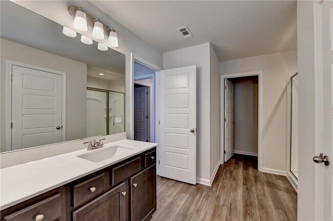 Building Photo - 212 Station Overlook Dr