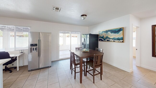 Building Photo - 1408 E Orange St.