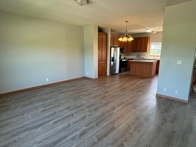 Building Photo - Newly Updated Townhome in Ogden!