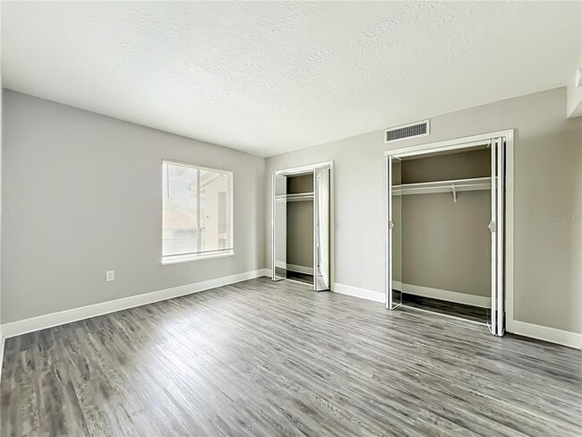 Building Photo - 568 Orange Dr