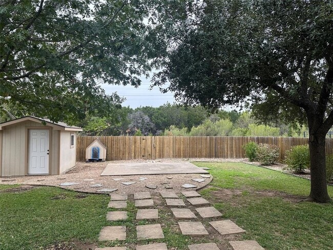 Building Photo - 3509 Long Day Dr