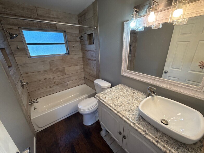 Building Photo - 90 S Davis St