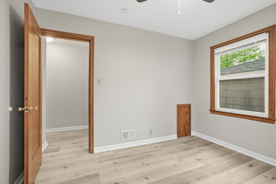 Building Photo - 4612 Rookwood Ave