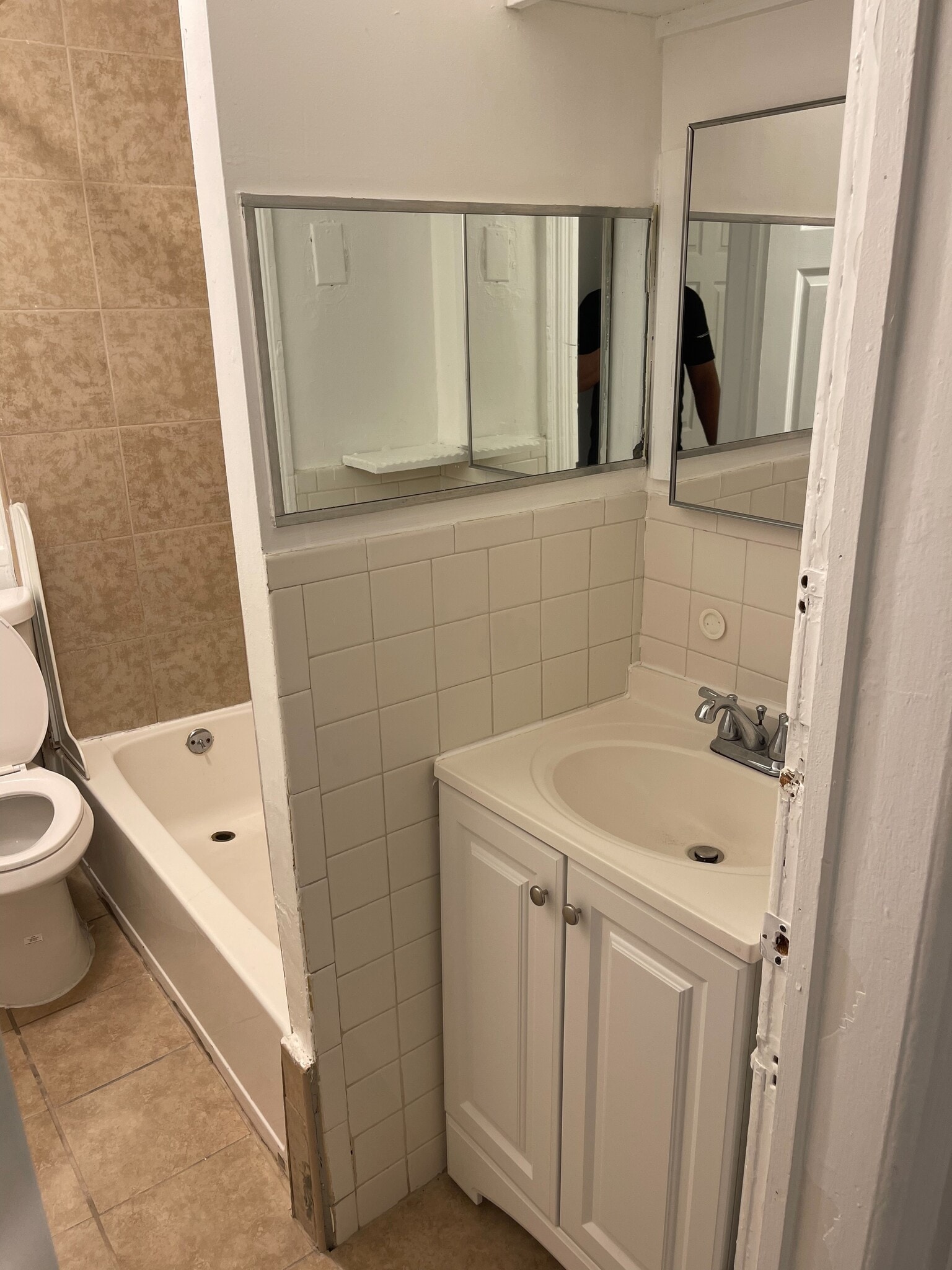 Building Photo - 42 McAdoo Ave