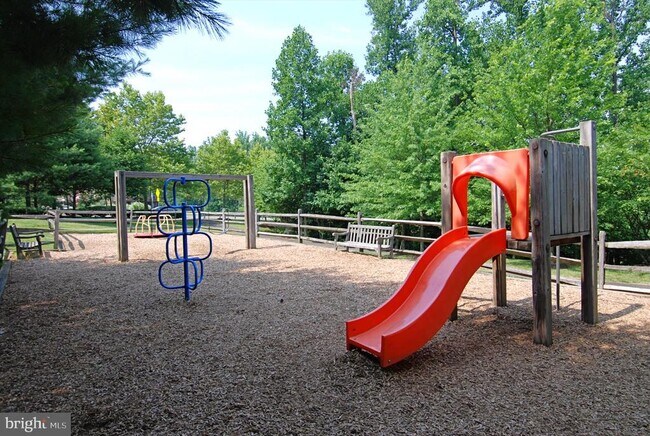 Building Photo - 4138 Fountainside Ln