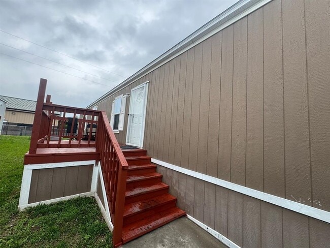Building Photo - 5439 FM 762 Rd